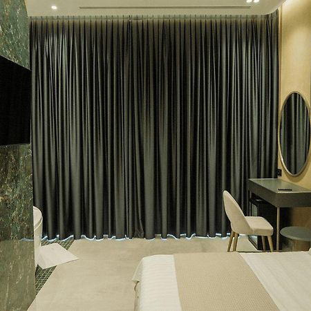 Comfort Suites Golem  Bagian luar foto
