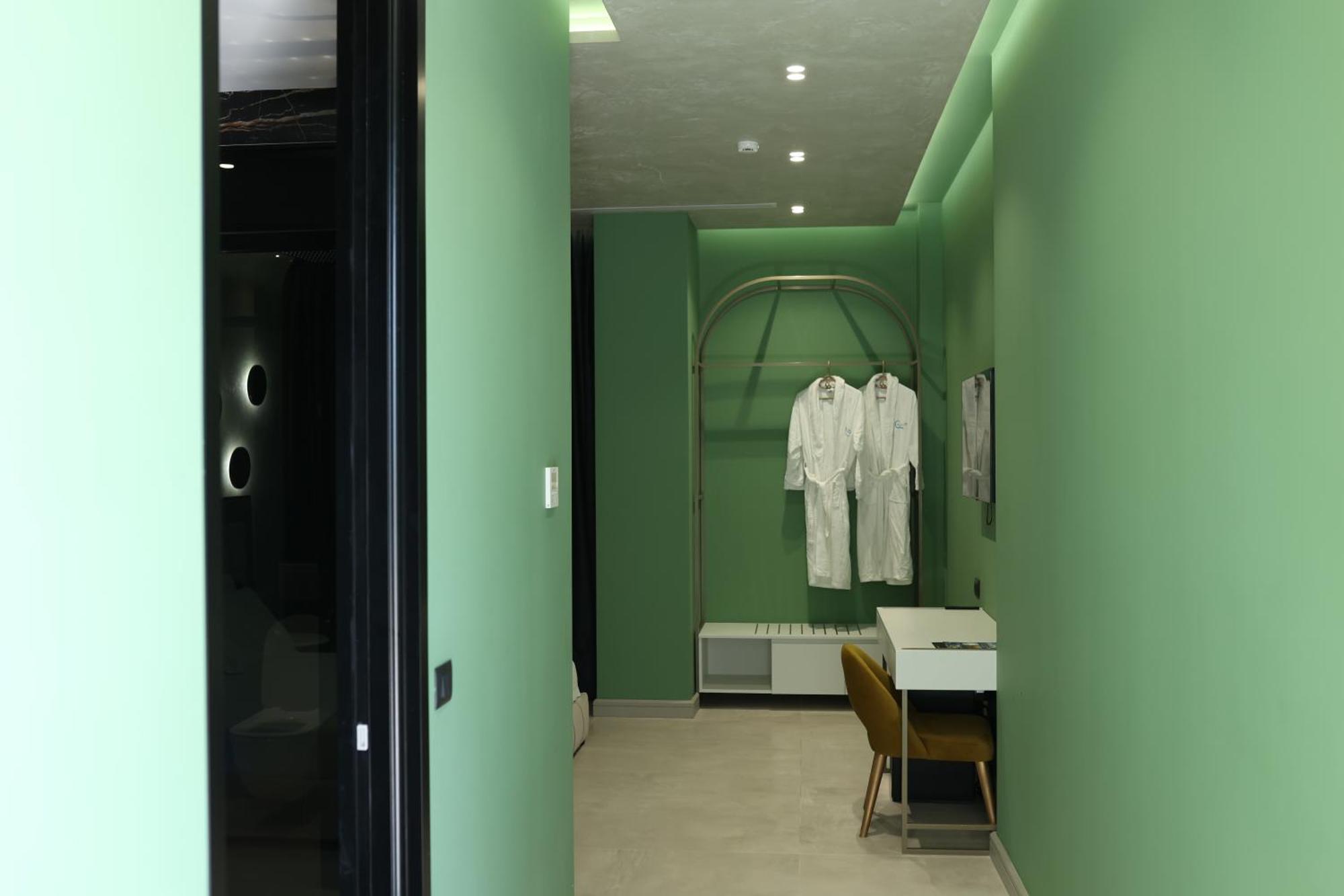 Comfort Suites Golem  Bagian luar foto