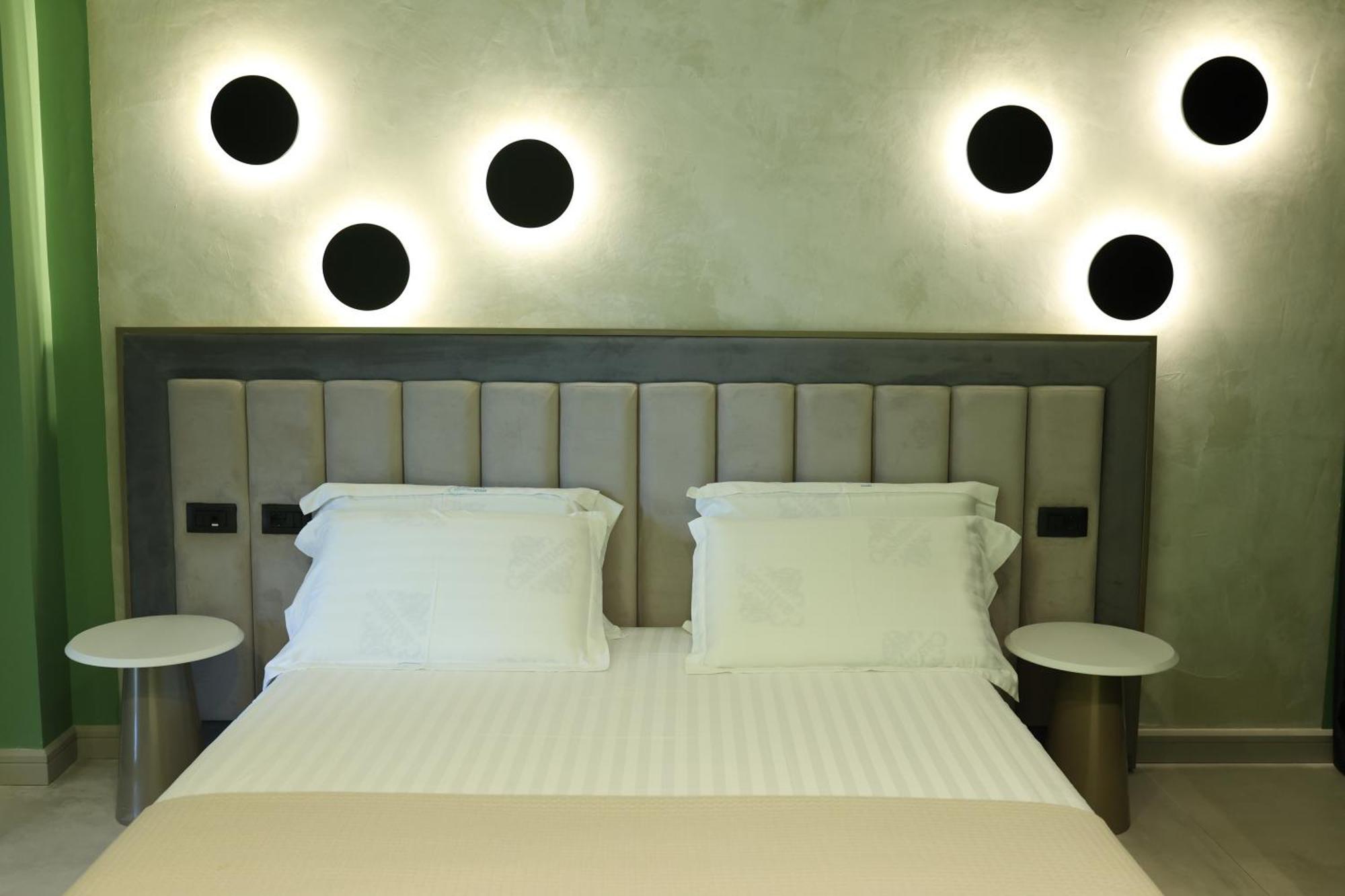 Comfort Suites Golem  Bagian luar foto