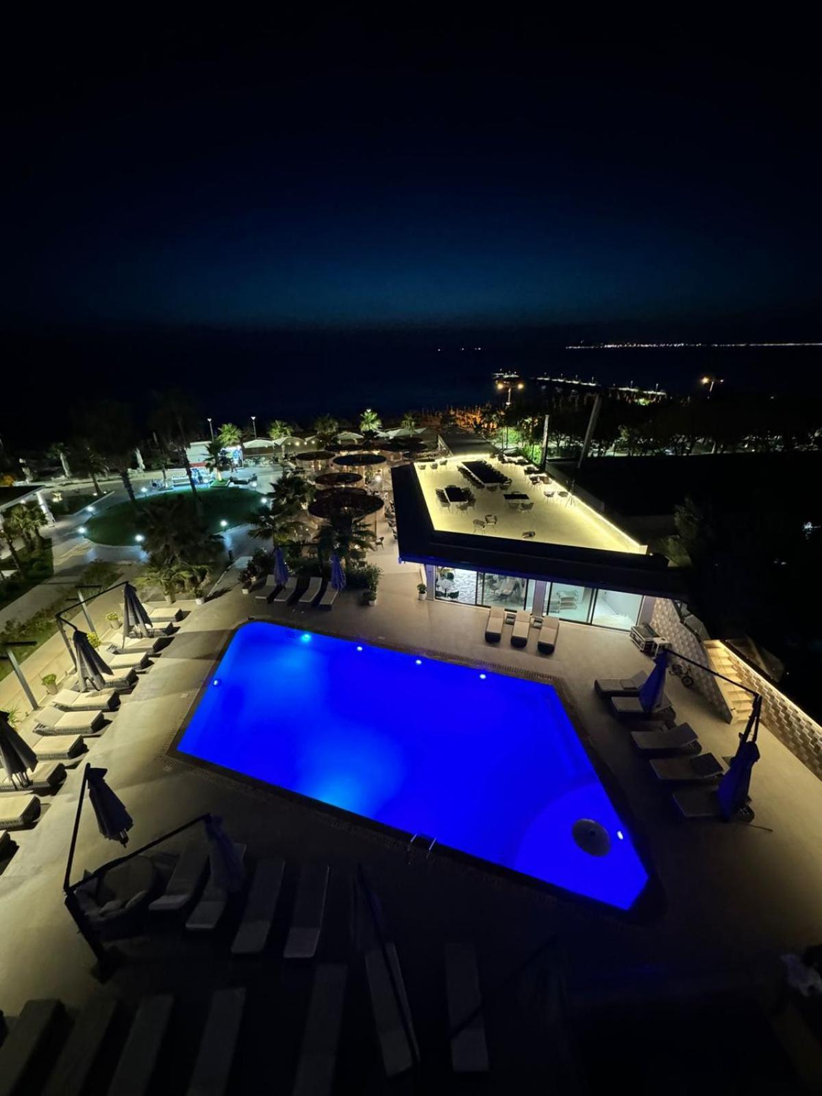 Comfort Suites Golem  Bagian luar foto