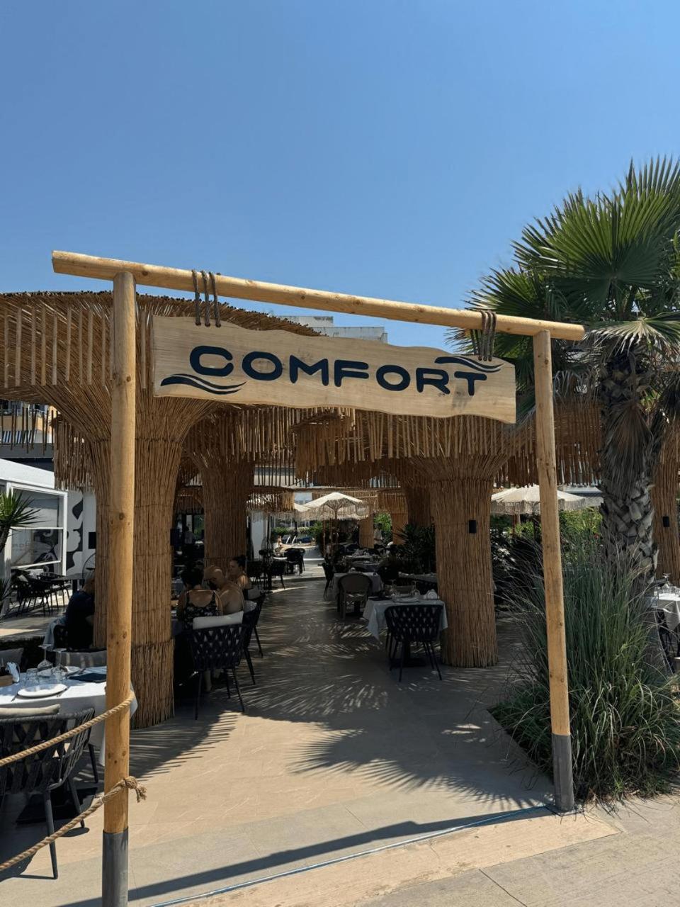 Comfort Suites Golem  Bagian luar foto