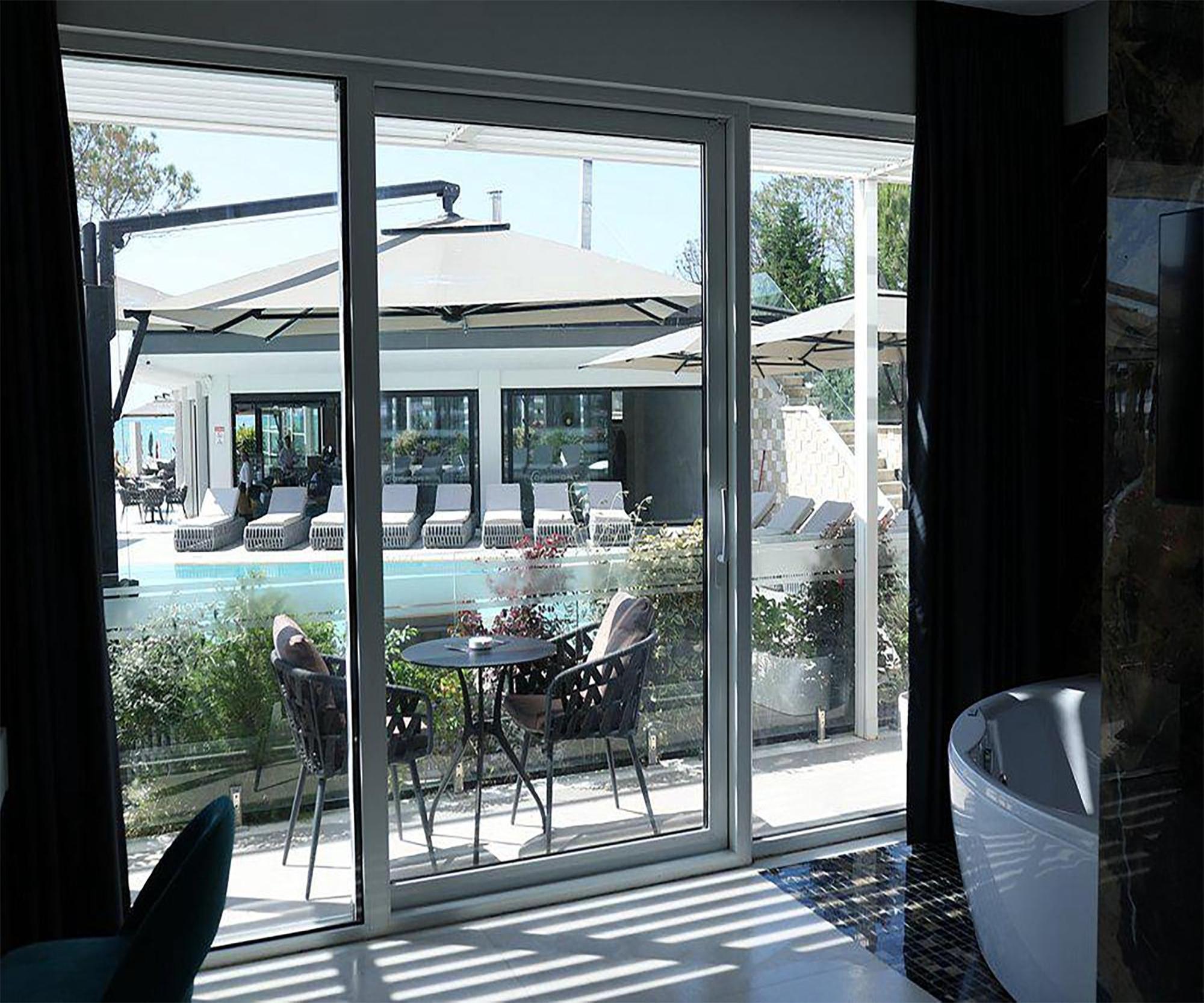 Comfort Suites Golem  Bagian luar foto