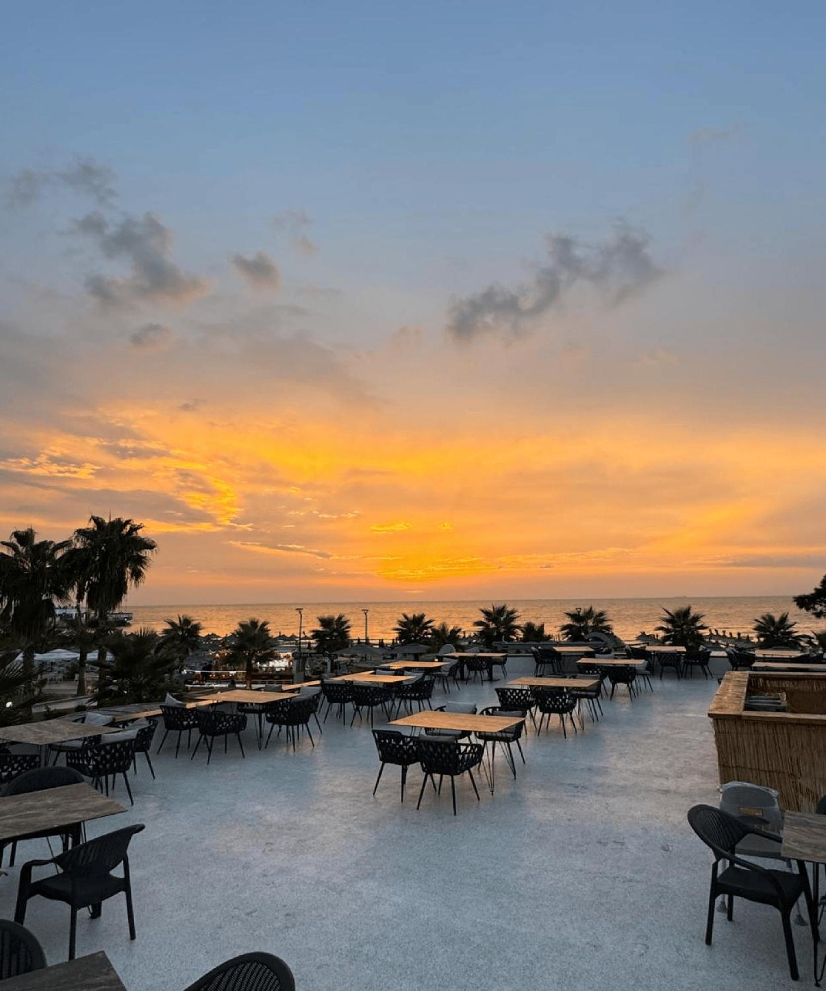 Comfort Suites Golem  Bagian luar foto